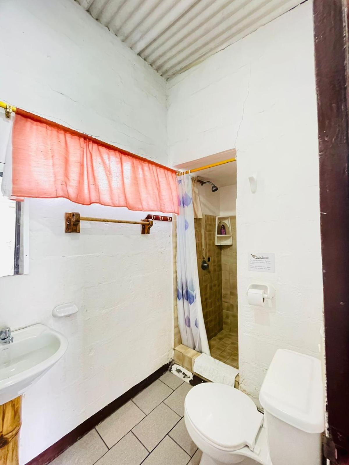 Hostal Darwin Puerto Ayora  Exteriör bild
