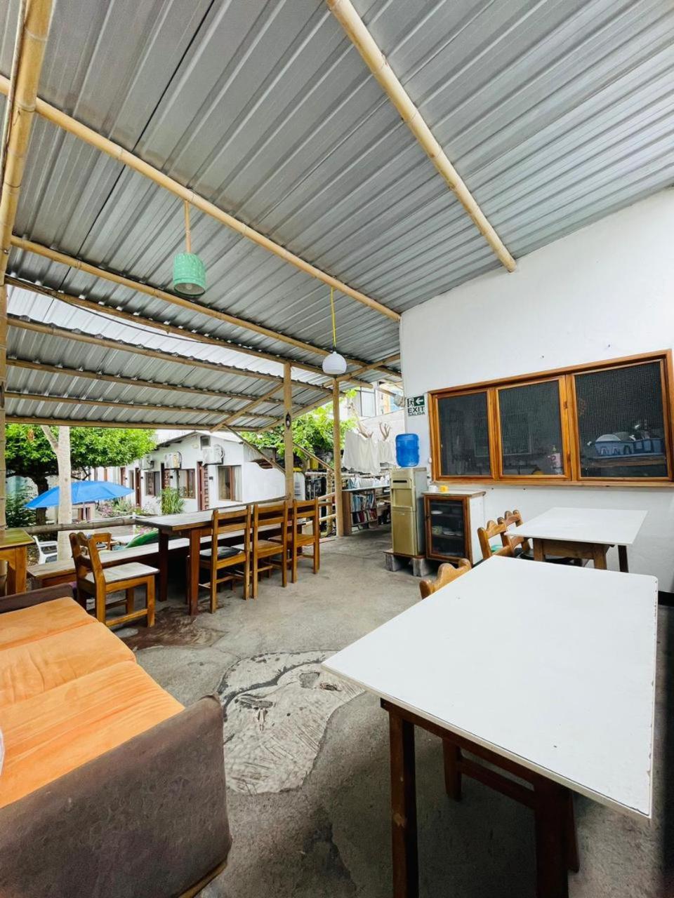 Hostal Darwin Puerto Ayora  Exteriör bild