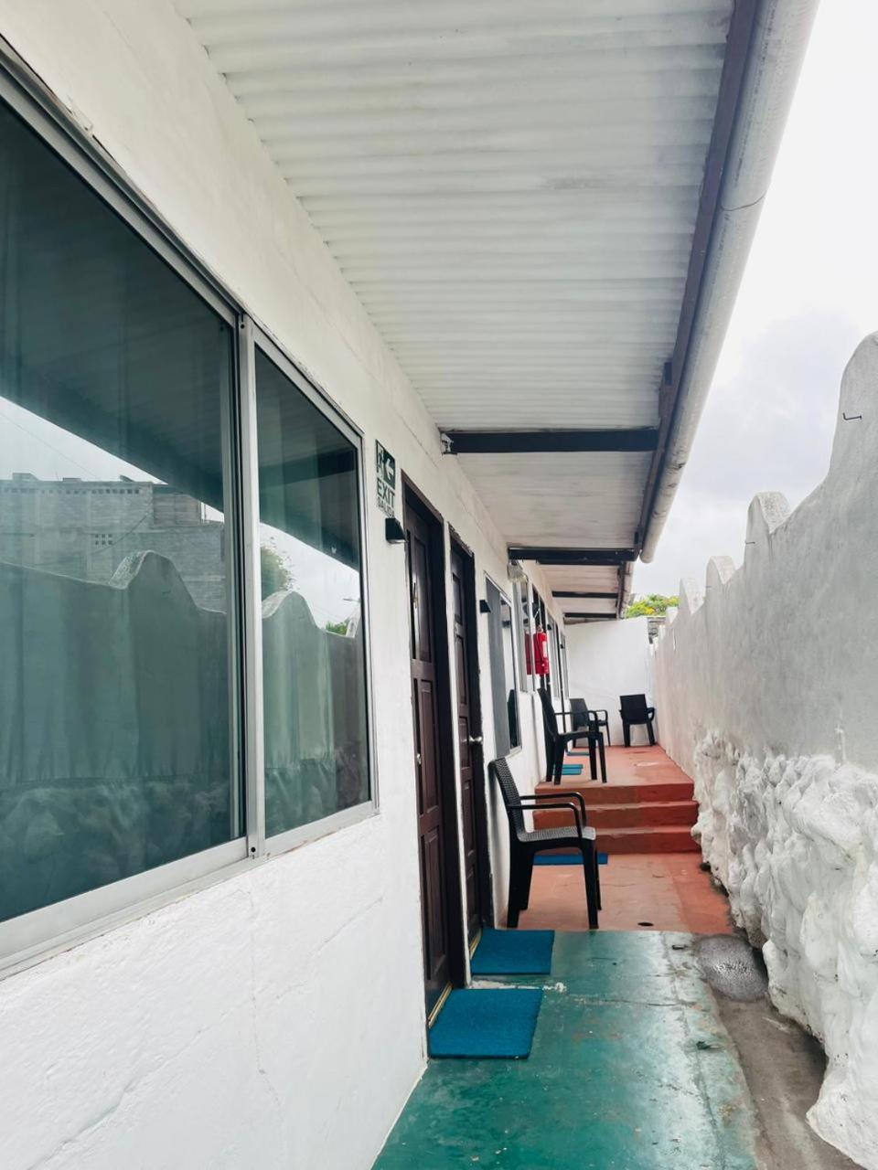 Hostal Darwin Puerto Ayora  Exteriör bild