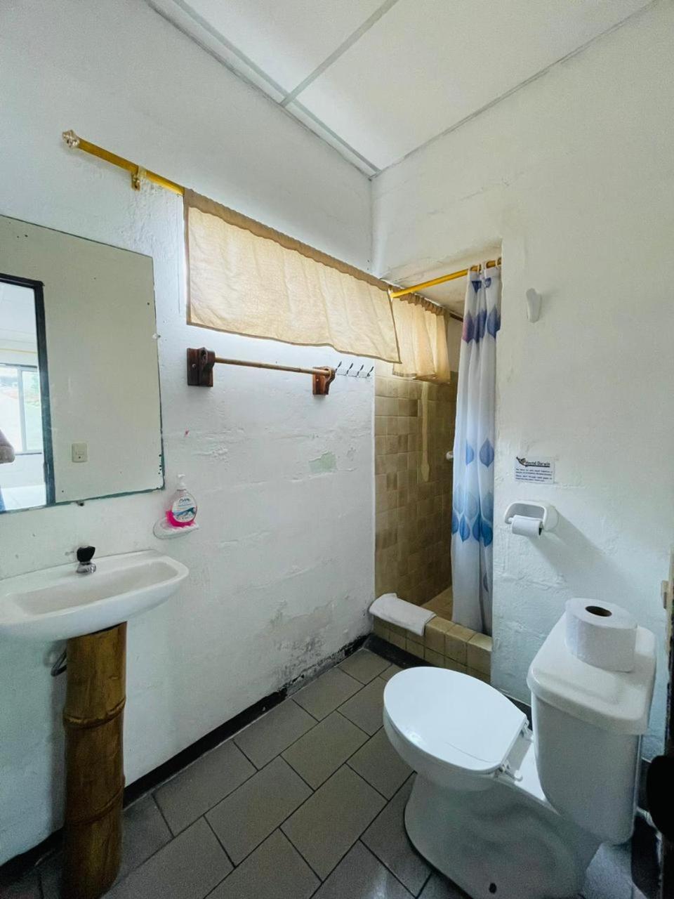 Hostal Darwin Puerto Ayora  Exteriör bild